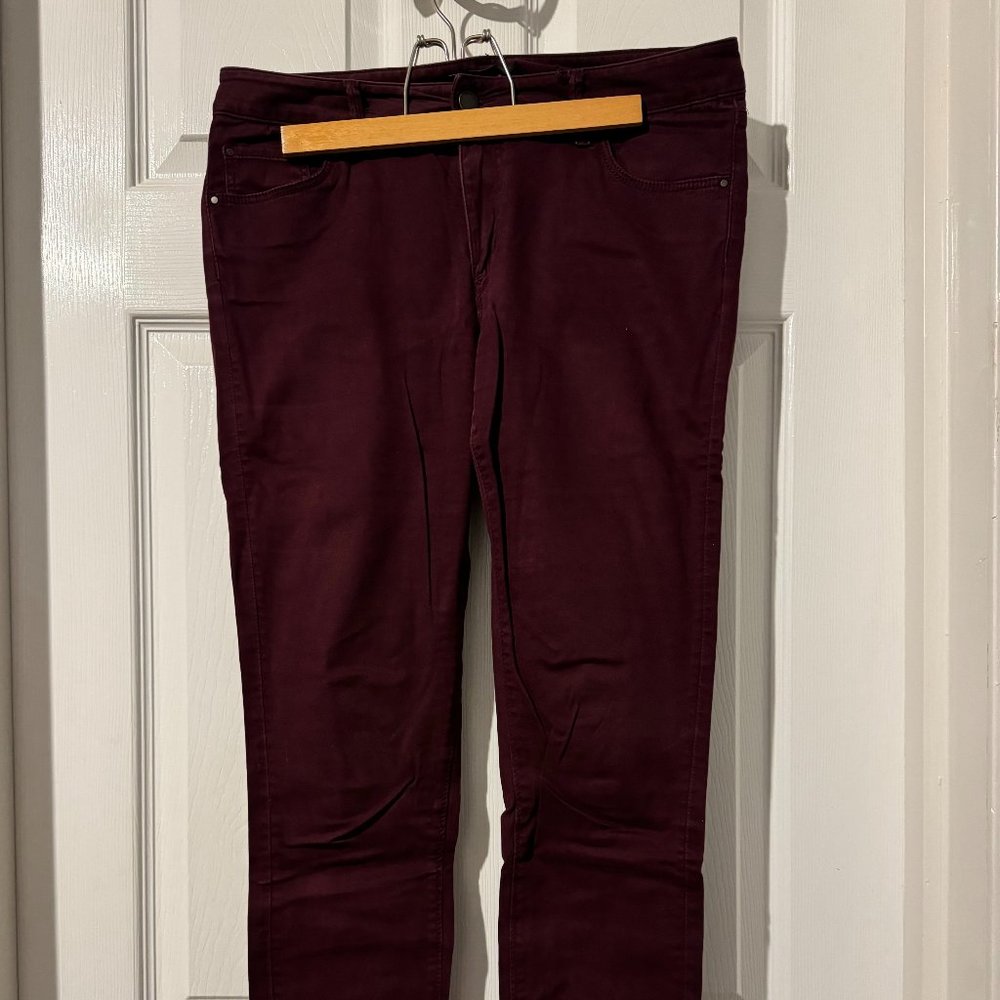 Ann Taylor Skinny Jeans, Size 4
